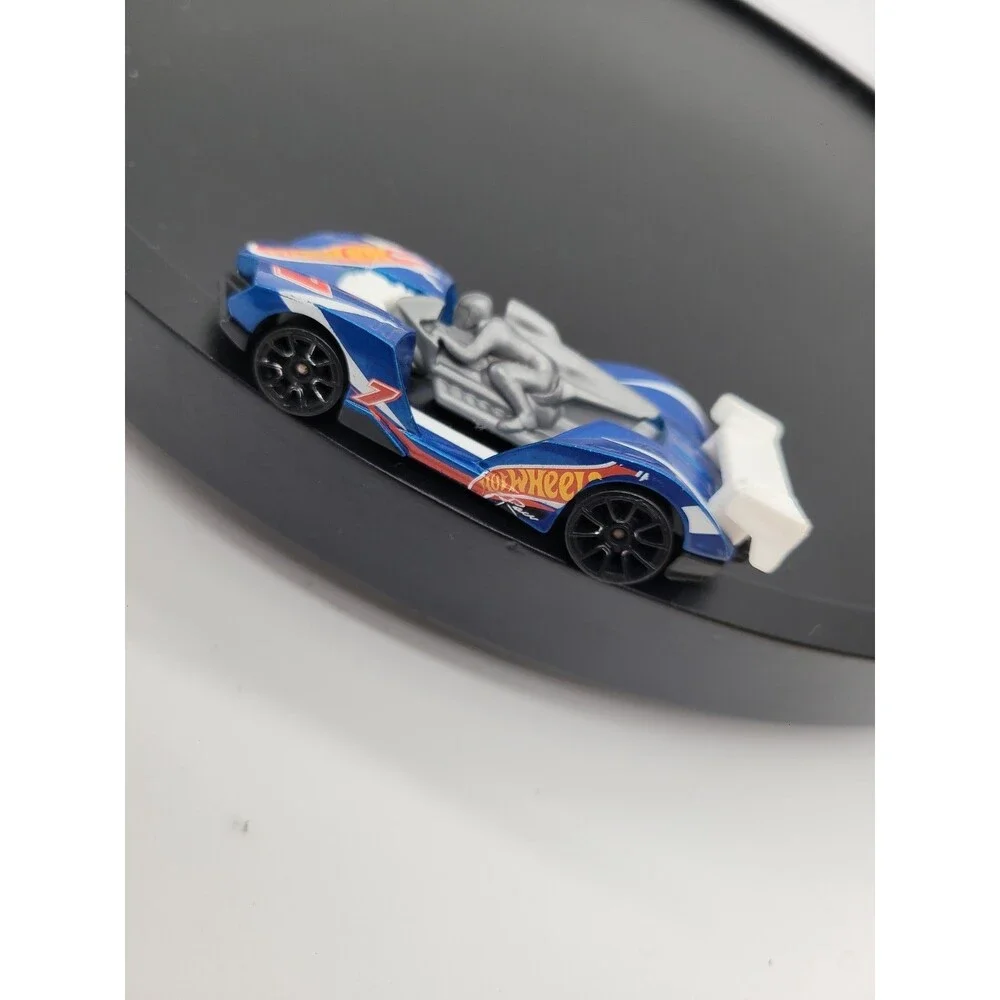 2011 Hot  Wheels Imparable  #7 SCALE 1/64 Diecast Car